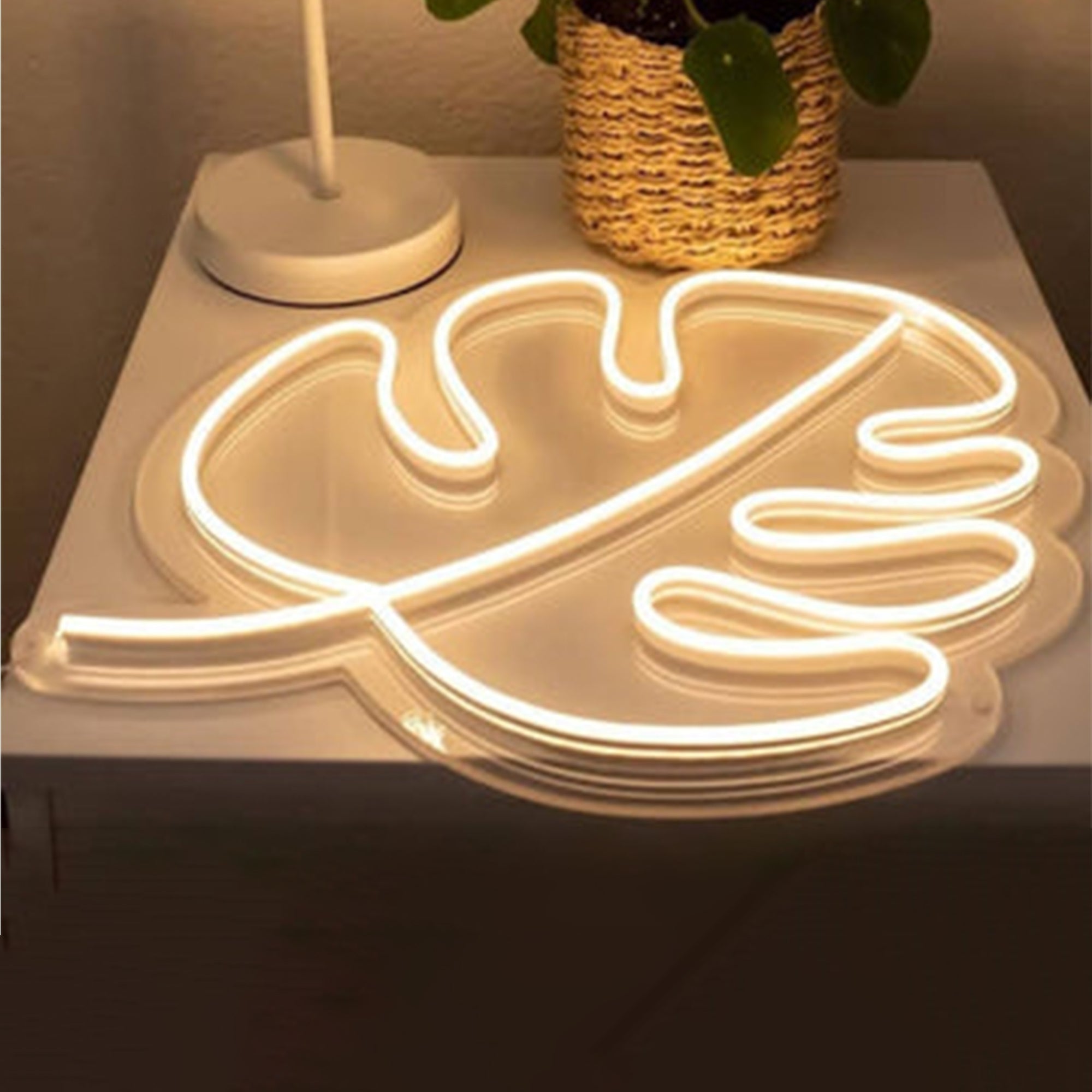 Leaf Neon Sign Warm White