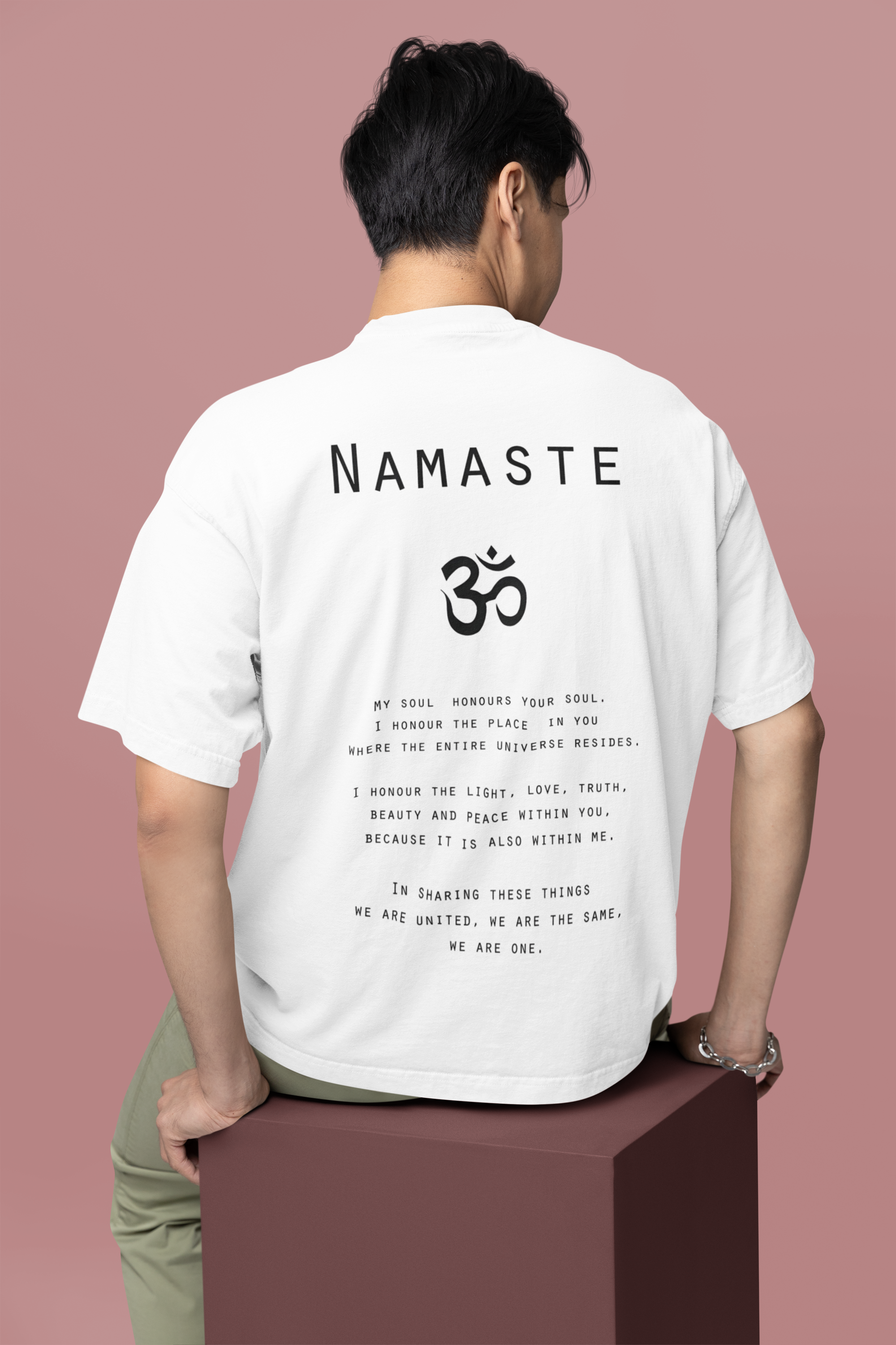 "NAMASTE" UNISEX OVERSIZE TEE